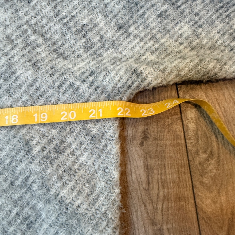 Max Studio Grey Sweater size M - Picture 4 of 6